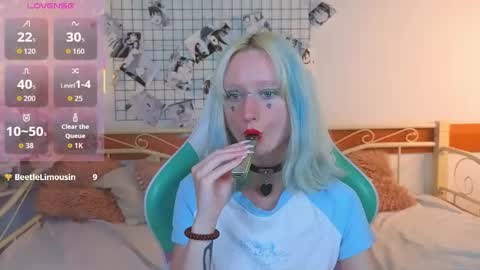 Katia  online show from 05-06-26, 05:29