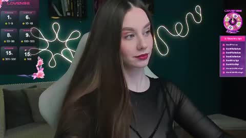 Snapshot of katie_taylorr chatting on 06-21-26, 10:12 Katie online show from 06-21-26, 10:12