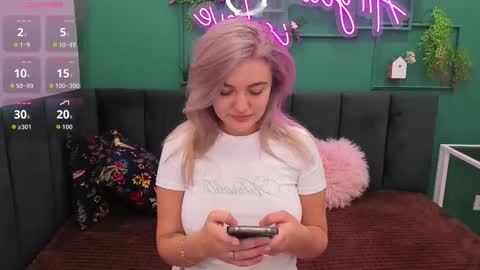 Katie online show from 02-08-26, 01:31