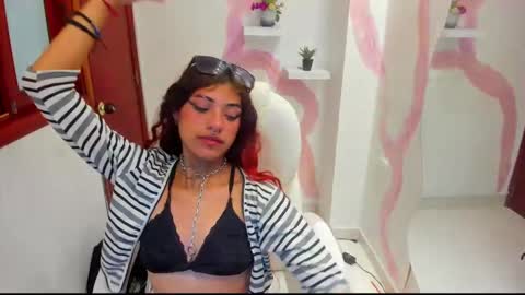 Snapshot of katierouge chatting on 12-06-24, 06:37 Katie online show from 12-06-24, 06:37