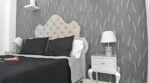 Snapshot of katierouge chatting on 01-08-25, 01:53 Katie online show from 01-08-25, 01:53
