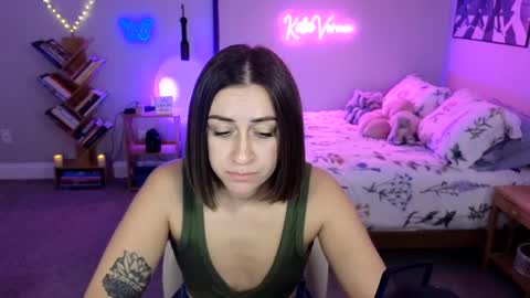 Snapshot of katieverona chatting on 01-28-25, 01:50 Katie Verona online show from 01-28-25, 01:50