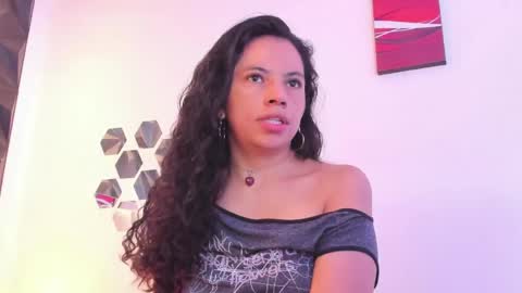 Snapshot of katijis chatting on 04-12-26, 10:04 KATE online show from 04-12-26, 10:04