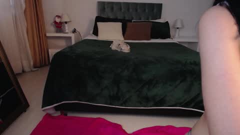 Katnia and Marcuz online show from 12-29-24, 04:51