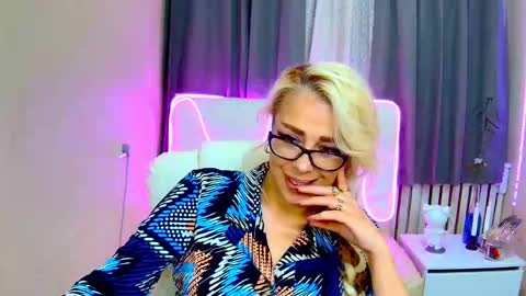 Snapshot of katrinacharm chatting on 09-10-25, 07:08 katrinacharm online show from 09-10-25, 07:08