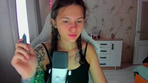 Katty online show from 10-14-25, 07:09