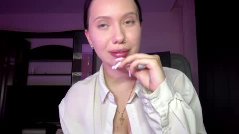 Snapshot of kattiephenes chatting on 06-03-26, 08:03 Elizabeth online show from 06-03-26, 08:03