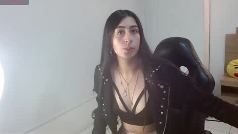 katty_love01 online show from 02-11-25, 03:40