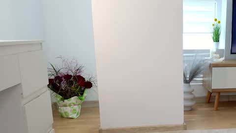 Katty Perry online show from 03-24-26, 03:17