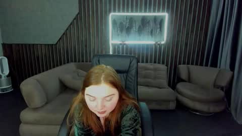 Katty online show from 10-20-25, 05:41