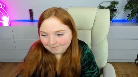 Snapshot of katty_rose8 chatting on 03-17-26, 06:44 Katty online show from 03-17-26, 06:44