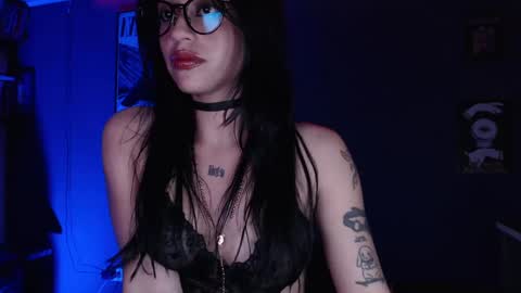      online show from 11-23-25, 10:15