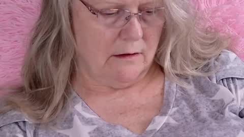 Snapshot of katy_nicole chatting on 05-07-26, 12:27 katy_nicole online show from 05-07-26, 12:27