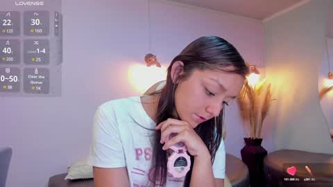 Snapshot of katy_sweet19 chatting on 01-10-25, 10:25 Katy online show from 01-10-25, 10:25