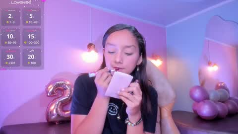Snapshot of katy_sweet19 chatting on 09-19-25, 06:30 Katy online show from 09-19-25, 06:30