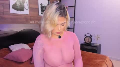 Snapshot of katyablonding chatting on 09-29-25, 03:50 salo online show from 09-29-25, 03:50