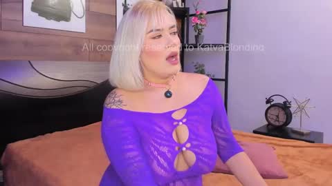 Snapshot of katyablonding chatting on 10-11-25, 05:44 salo online show from 10-11-25, 05:44
