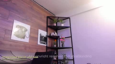 Snapshot of katyablonding chatting on 10-18-25, 02:07 salo online show from 10-18-25, 02:07
