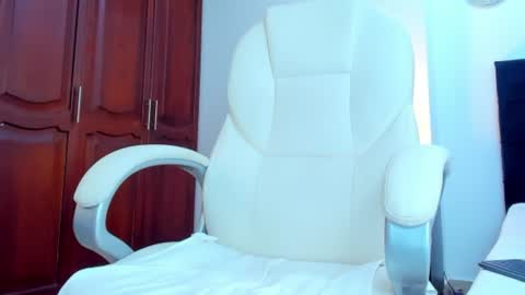 Snapshot of katyajhonss chatting on 12-06-24, 11:14 KATYAJHONSS online show from 12-06-24, 11:14