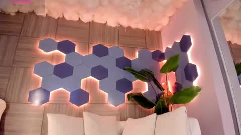    online show from 06-21-26, 06:43