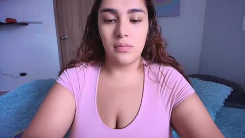 Snapshot of katybloom_ chatting on 04-17-26, 06:55 online show from 04-17-26, 06:55