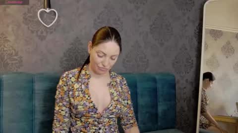 Snapshot of katylinee chatting on 04-08-26, 02:39 Katyline online show from 04-08-26, 02:39