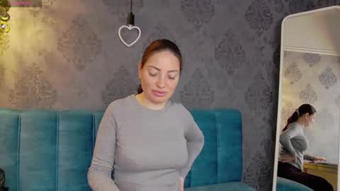 Snapshot of katylinee chatting on 04-21-26, 04:41 Katyline online show from 04-21-26, 04:41