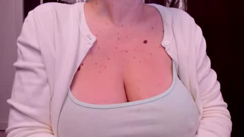 Snapshot of katynextdoor chatting on 02-11-26, 03:11 Katy online show from 02-11-26, 03:11