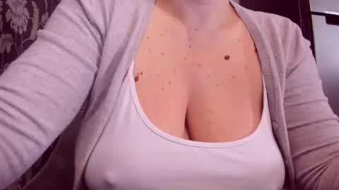 Snapshot of katynextdoor chatting on 02-24-26, 06:22 Katy online show from 02-24-26, 06:22