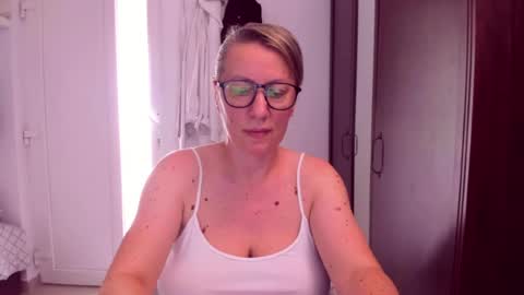 Snapshot of katynextdoor chatting on 07-16-26, 10:54 Katy online show from 07-16-26, 10:54