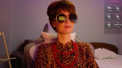 Snapshot of katyskinny chatting on 12-17-24, 04:21 Katy online show from 12-17-24, 04:21