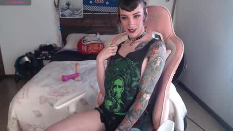 luna   online show from 10-09-25, 09:35