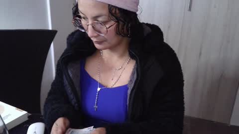  Khawit  online show from 12-17-24, 07:04