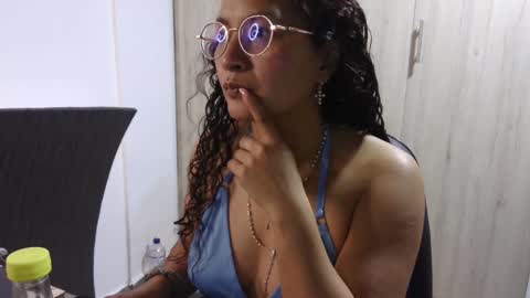  Khawit  online show from 12-18-24, 10:40