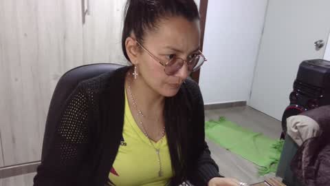  Khawit  online show from 12-24-24, 10:39