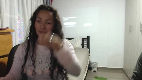  Khawit  online show from 11-30-25, 01:42