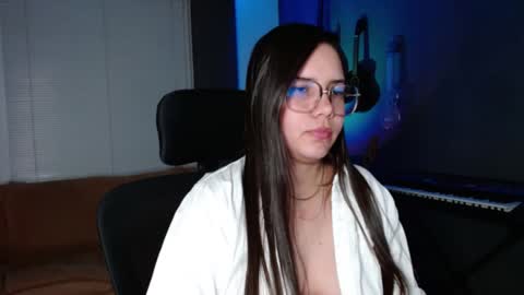 Snapshot of kay_avrill chatting on 01-26-25, 07:32 Kay online show from 01-26-25, 07:32