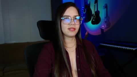 Snapshot of kay_avrill chatting on 02-23-25, 05:01 Kay online show from 02-23-25, 05:01