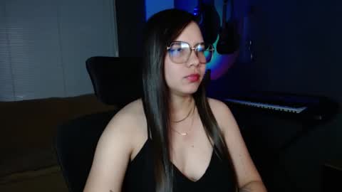 Snapshot of kay_avrill chatting on 03-11-25, 05:38 Kay online show from 03-11-25, 05:38