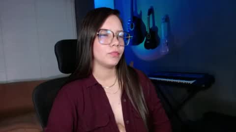 Snapshot of kay_avrill chatting on 05-08-26, 04:29 Kay online show from 05-08-26, 04:29