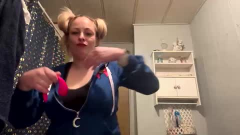 kay_la online show from 10-25-25, 07:49