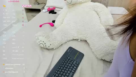   online show from 02-11-25, 02:35