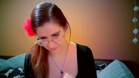 KayaLips online show from 10-31-25, 10:22