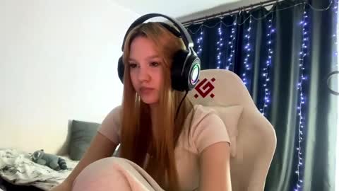 Amia online show from 03-25-26, 05:41