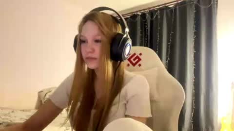 Snapshot of kayceefroehner chatting on 04-03-26, 05:55 Amia online show from 04-03-26, 05:55