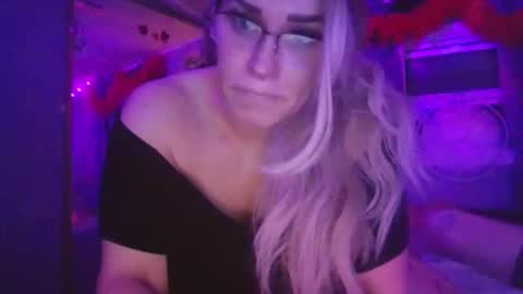 M and K online show from 04-16-26, 04:13