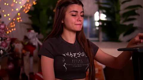 kaylabray online show from 12-15-25, 04:39