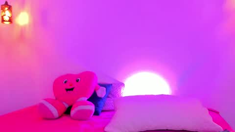 Snapshot of kaylajhonnes6 chatting on 09-25-25, 03:27 K A Y L A online show from 09-25-25, 03:27