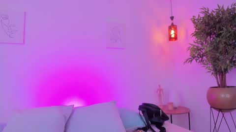 Snapshot of kaylajhonnes6 chatting on 10-04-25, 02:48 K A Y L A online show from 10-04-25, 02:48