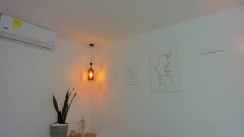 Snapshot of kaylajhonnes6 chatting on 10-12-25, 12:48 K A Y L A online show from 10-12-25, 12:48